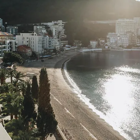 Beachfront Luxury Daire Budva