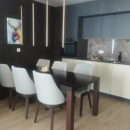 Daire Beachfront Luxury