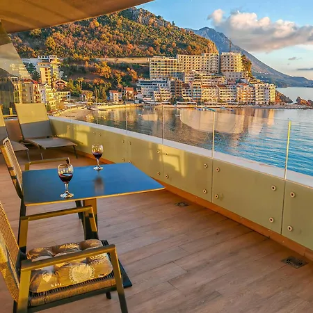 Beachfront Luxury * Budva