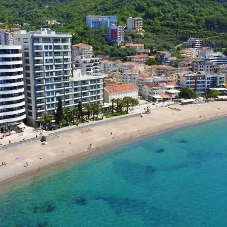 Beachfront Luxury Daire *